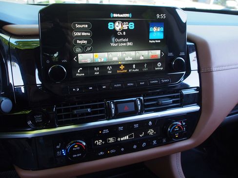 Used 2025 Nissan Pathfinder Platinum FWD image 29