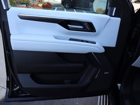 New 2026 Chevrolet Tahoe Premier image 4