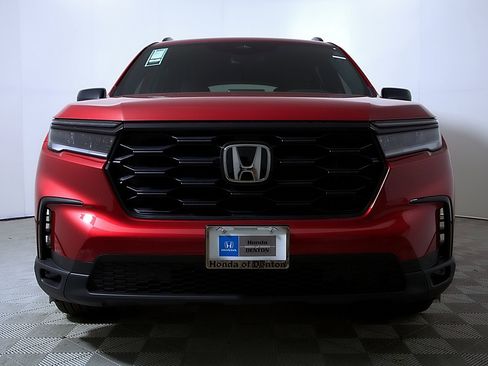 Certified 2025 Honda Pilot Sport image 5