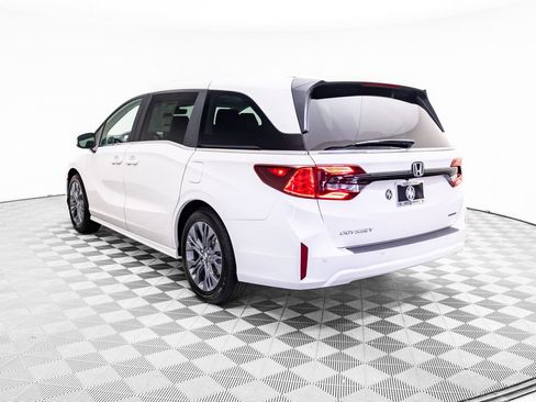 Certified 2026 Honda Odyssey Touring image 4