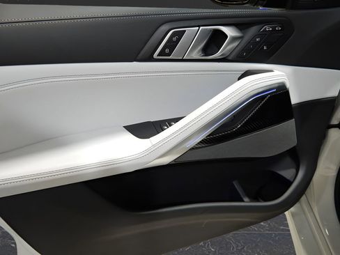 Used 2026 BMW X6 M60i image 12