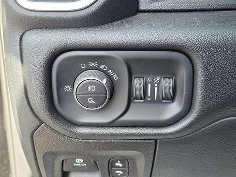 Used 2025 RAM 1500 Big Horn AWD/4WD image 33