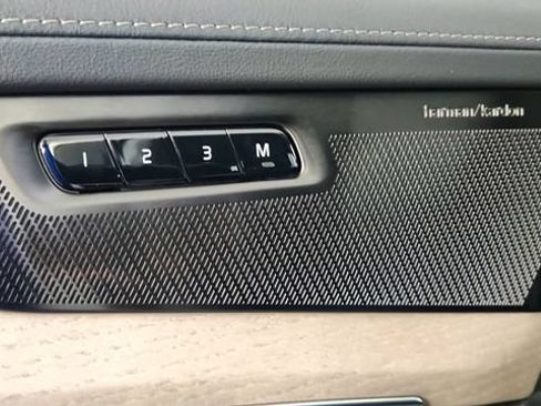 New 2026 Volvo XC90 B6 Plus w/ Protection Package Premier AWD/4WD image 11