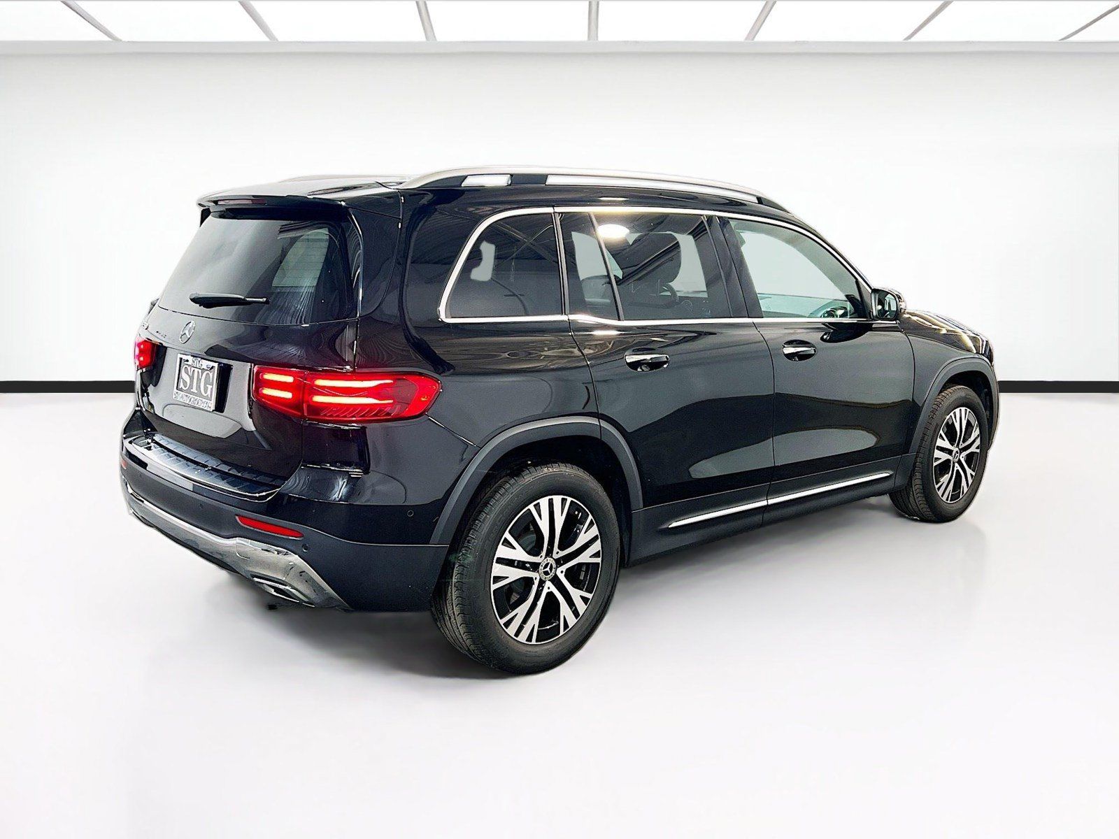 Used 2024 Mercedes-Benz GLB 250 image 4