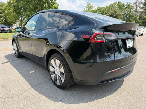 Used 2023 Tesla Model Y Long Range AWD/4WD image 8