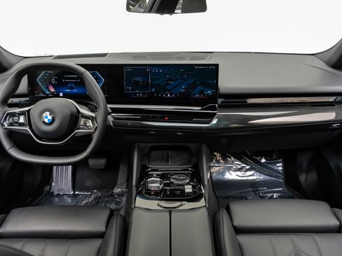 Used 2025 BMW 530i RWD image 19