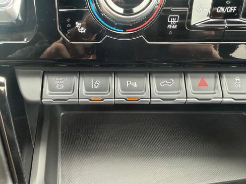 Used 2025 GMC Sierra 2500 AT4X AWD/4WD image 35