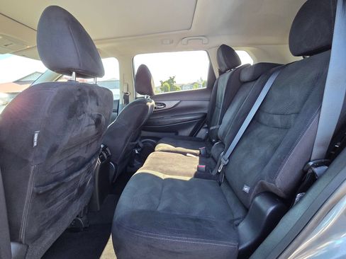 Used 2015 Nissan Rogue S AWD/4WD image 25