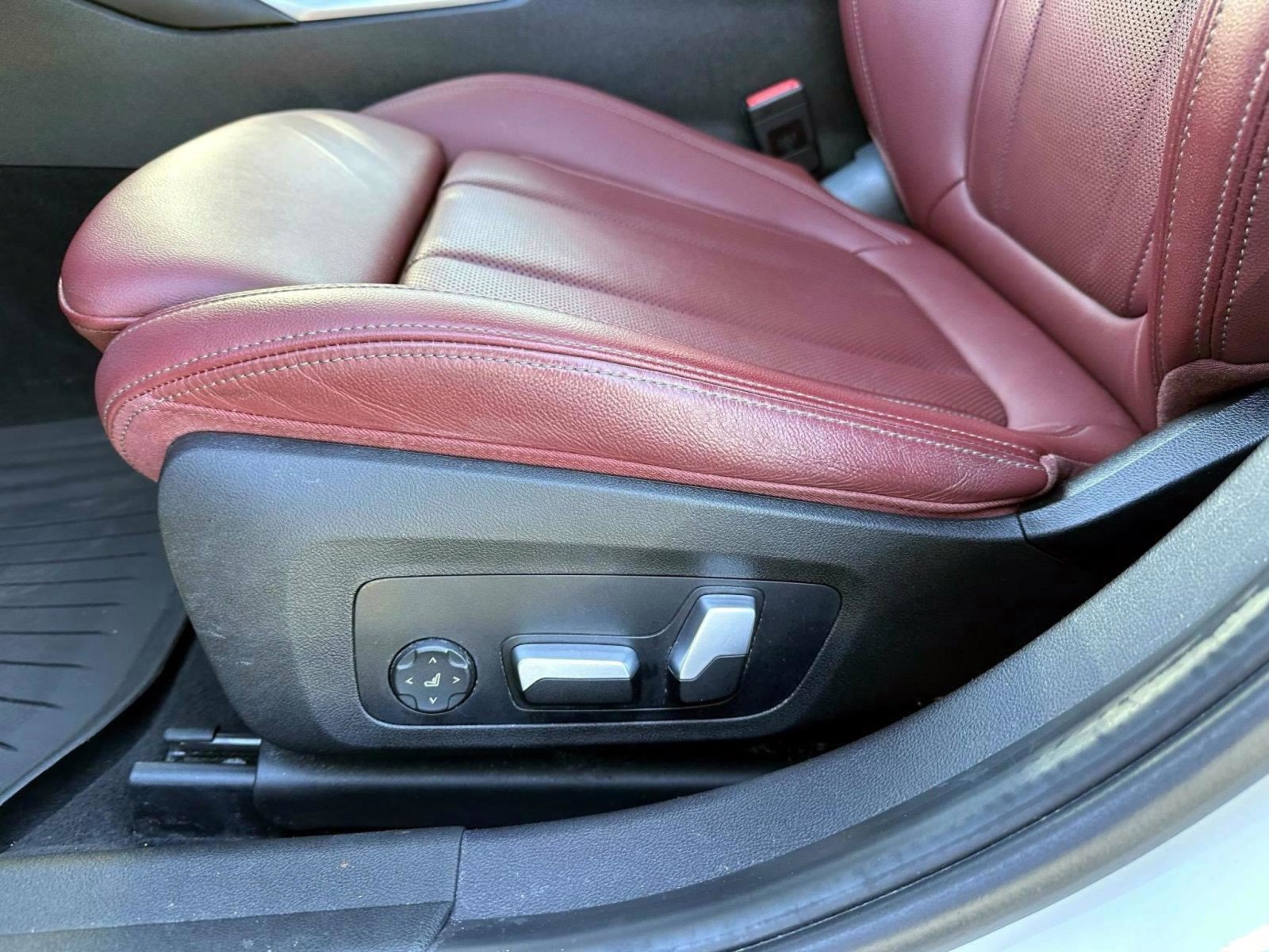 Used 2022 BMW 330i xDrive Sedan w/ Driving Assistance Package AWD/4WD image 11