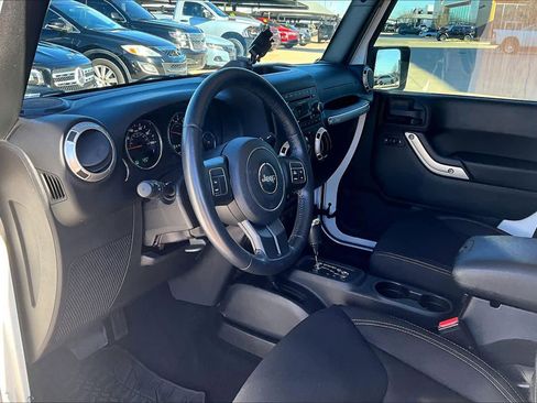 Certified 2018 Jeep Wrangler Unlimited Sahara image 15