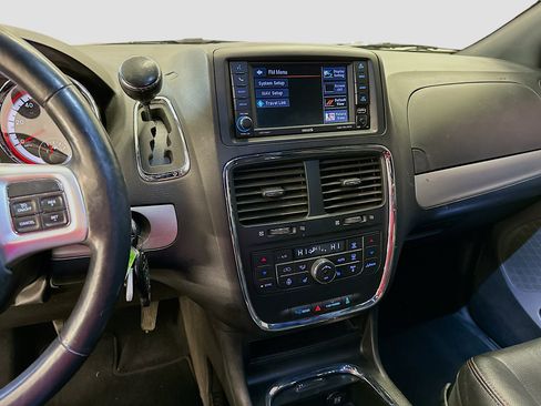 Used 2019 Dodge Grand Caravan GT image 26