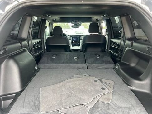 Used 2024 Jeep Grand Cherokee Laredo X RWD image 39