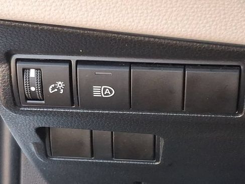 Used 2023 Toyota Corolla Cross L AWD/4WD image 23