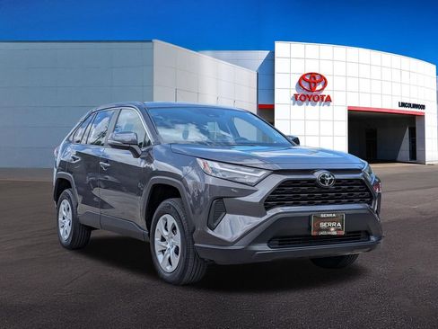 Used 2023 Toyota RAV4 LE AWD/4WD image 6