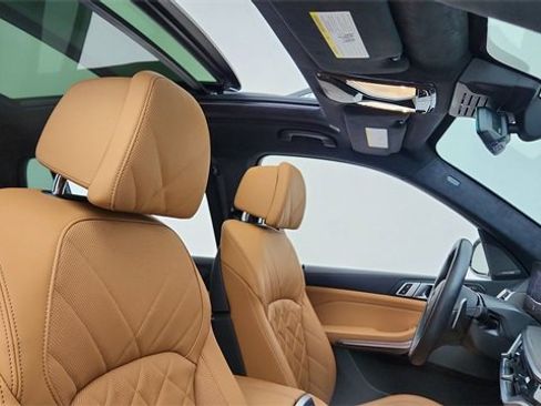 Used 2025 BMW X7 xDrive40i w/ M Sport Package image 21