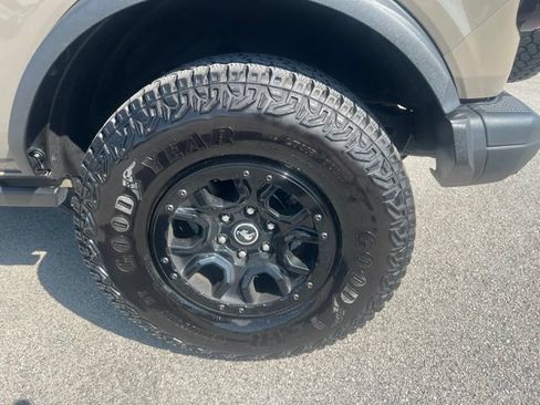 Used 2025 Ford Bronco Badlands AWD/4WD image 18
