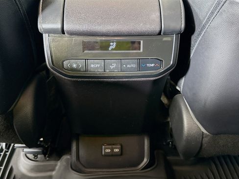 Certified 2023 Toyota Highlander XLE image 25