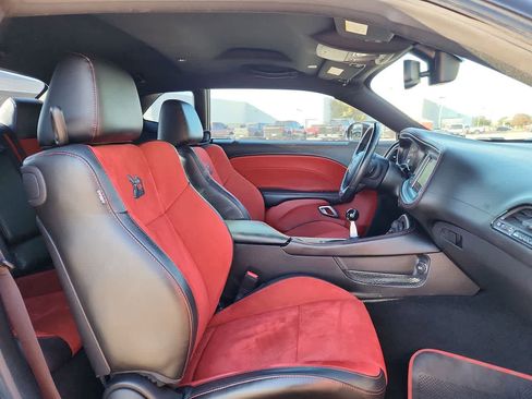 Used 2022 Dodge Challenger R/T Scat Pack w/ Shaker Package image 18