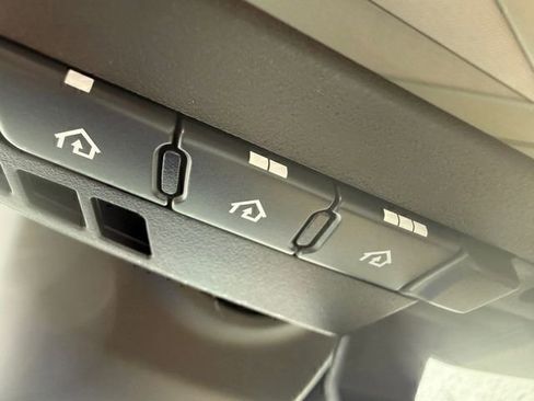 Used 2025 Toyota RAV4 Limited image 15