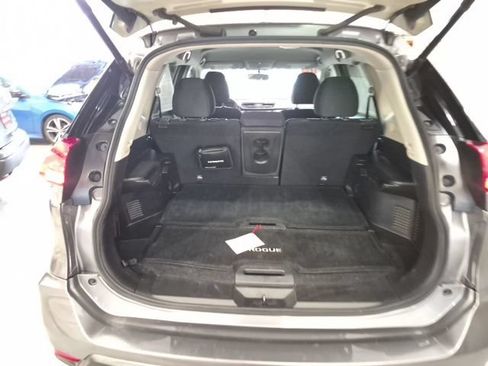 Used 2018 Nissan Rogue SV w/ Premium Package AWD/4WD image 19