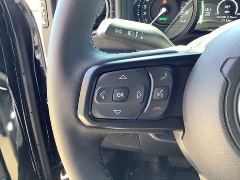 Used 2025 Jeep Wrangler Unlimited Rubicon 4xe w/ Convenience Group AWD/4WD image 12