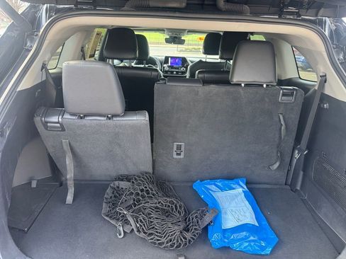 Used 2024 Toyota Highlander XLE image 22