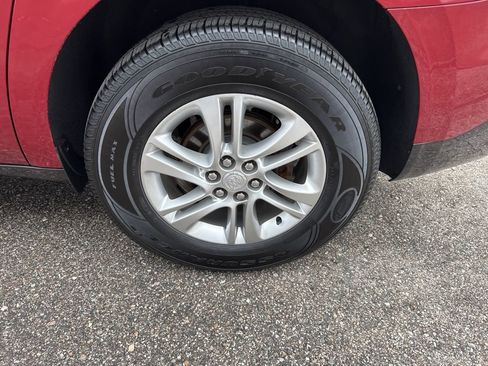 Certified 2018 Buick Enclave Essence image 9