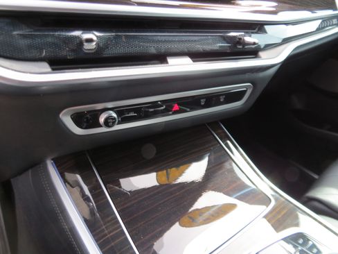 Used 2024 BMW X5 xDrive40i w/ Premium Package image 17