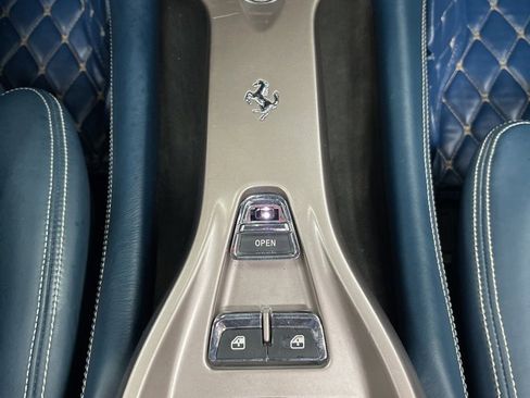 Used 2012 Ferrari California image 27