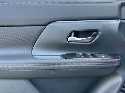 New 2026 Nissan Kicks SR w/ Cold Weather Package image 30