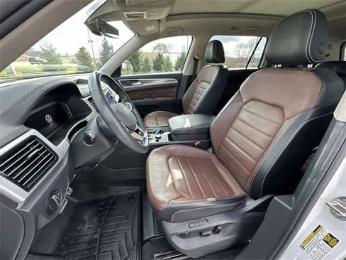 Used 2022 Volkswagen Atlas SEL Premium image 17