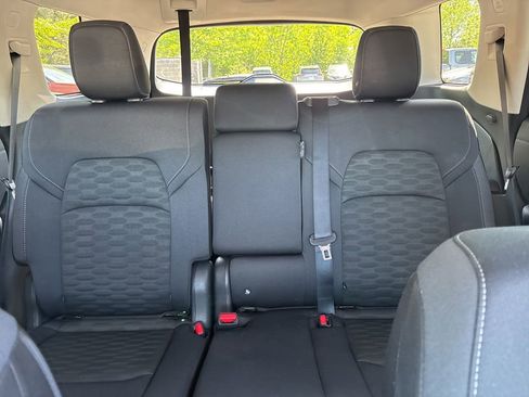Used 2025 Nissan Pathfinder SV AWD/4WD image 31