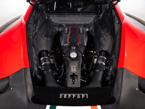 Used 2019 Ferrari 488 Pista Coupe RWD image 9