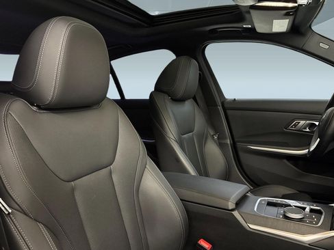 Used 2023 BMW 330i Sedan w/ Convenience Package image 30