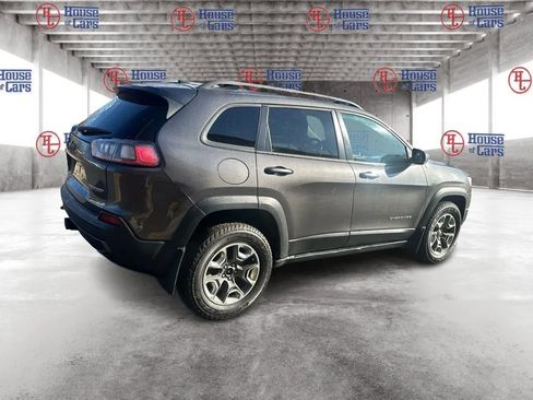 Used 2019 Jeep Cherokee Trailhawk image 4