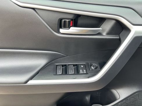 Used 2025 Toyota RAV4 XLE image 12