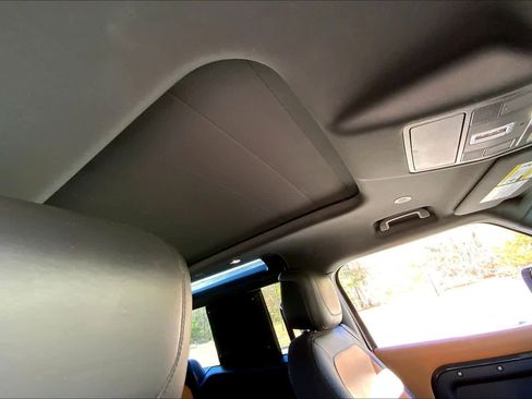 Used 2021 Land Rover Defender 90 X image 13