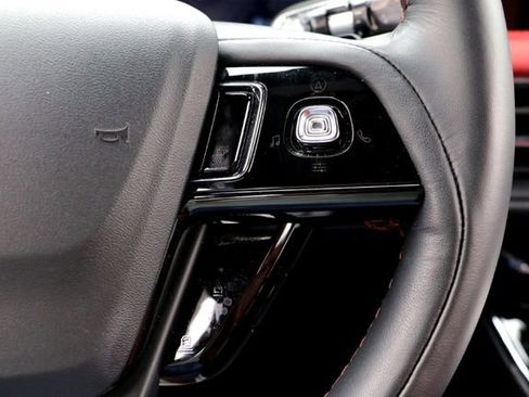 Used 2025 Lincoln Corsair Grand Touring image 13