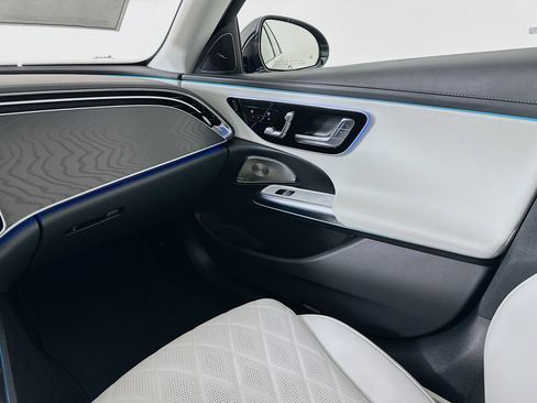 New 2026 Mercedes-Benz E 350 4MATIC Sedan image 26