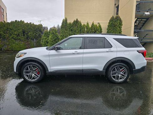 New 2026 Ford Explorer ST w/ Sun And Sound Package AWD/4WD image 8
