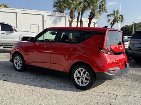 Used 2022 Kia Soul S FWD image 7