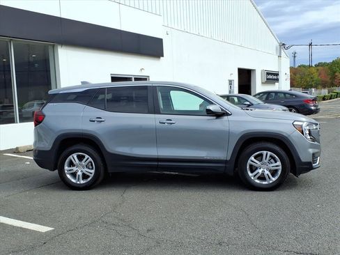 Certified 2024 GMC Terrain SLE image 8