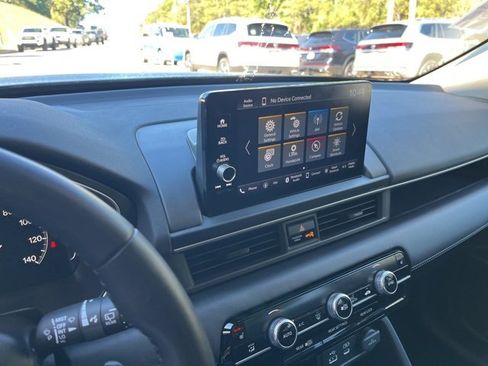 Used 2025 Honda Pilot EX-L image 25