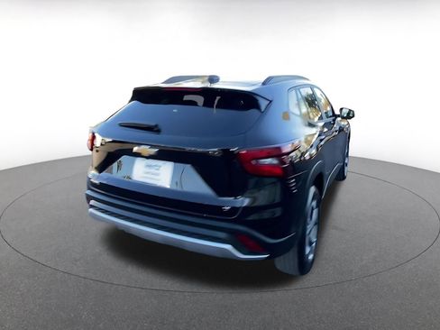 Used 2025 Chevrolet Trax LT image 14