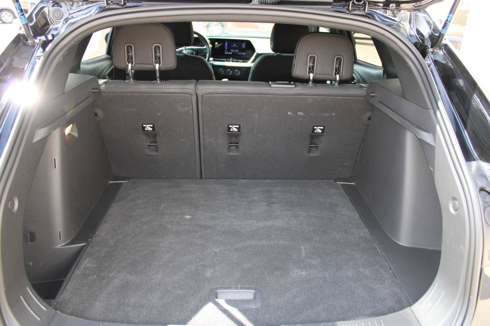 Used 2024 Chevrolet Trax RS FWD image 24