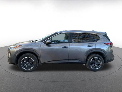 Used 2025 Nissan Rogue SV image 4