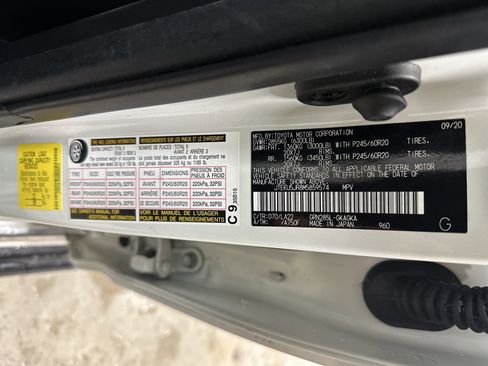 Used 2021 Toyota 4Runner Limited image 35