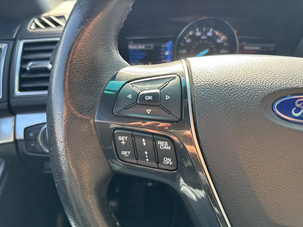 Used 2016 Ford Explorer Limited w/ Equipment Group 301A AWD/4WD image 38