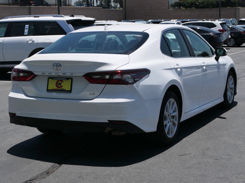 Used 2023 Toyota Camry LE FWD image 3