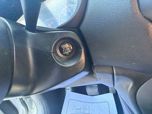 Used 2018 Jeep Renegade Limited w/ UConnect 8.4 Nav Group AWD/4WD image 33